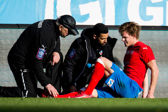 Helsingborgs Emil Krafth har ont