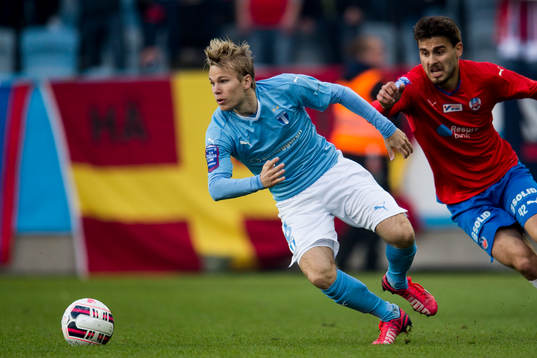 Malmö FFs Oscar Lewicki och Helsingborgs Astrit Ajdarevic
