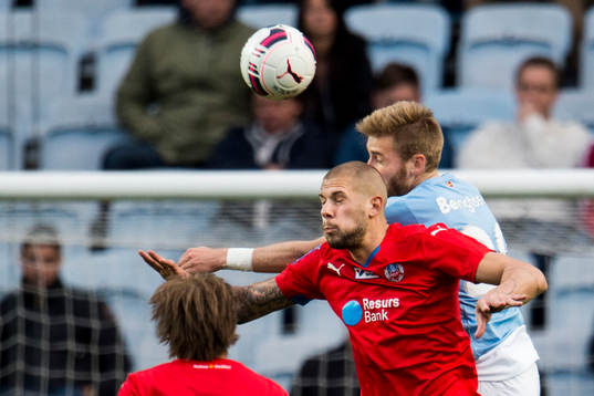 Helsingborgs Robin Simovic i nickduell med Malmö FFs