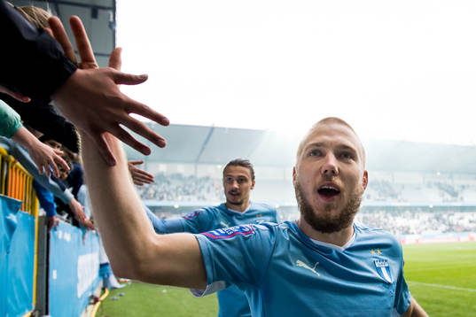 Malmö FFs Anton Tinnerholm och Erik Johansson tackar