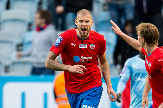Helsingborgs Robin Simovic jublar
