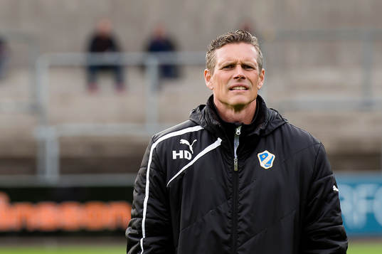 Henrik Dagård före fotbollsmatchen i Allsvenskan mellan