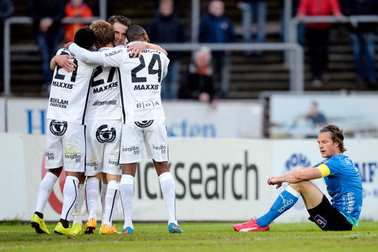 Bläddra bland fler bilder av Fotboll, Allsvenskan, Halmstad - Häcken