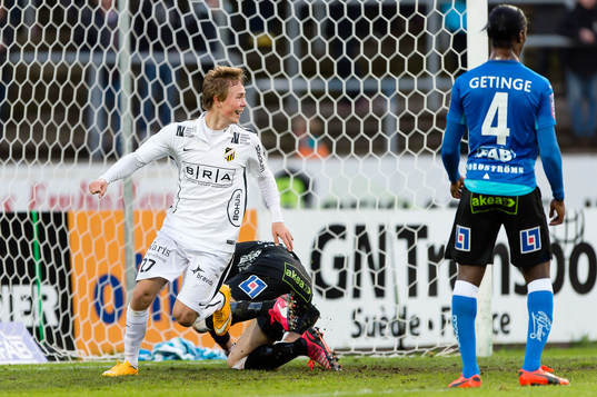 Häckens Joel Andersson jublar