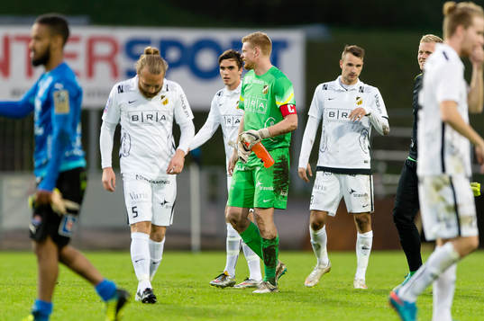Häckens spelare jublar