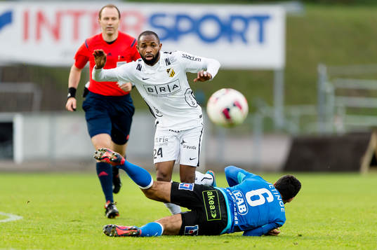 Häckens René Makondele och Halmstads Mohammed Ali Khan