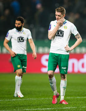 Hammarbys Stefan Batan och Birkir Már Saevarsson deppar