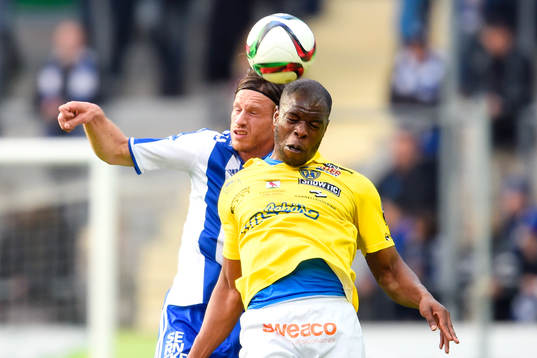 IFK Göteborgs Gustav Svensson och Falkenbergs Hakeem Araba