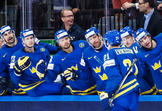 Sveriges Loui Eriksson jublar med lagkamrater