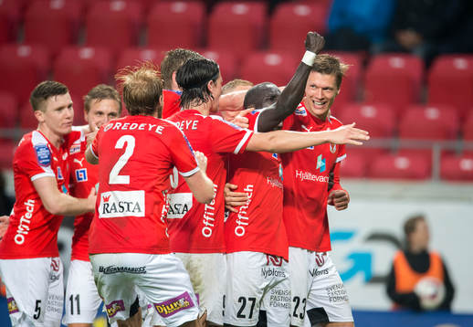 Kalmars Viktor Elm  (h) jublar