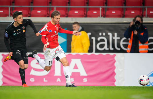 Örebros Eidur Aron Sigurbjörnsson  och Kalmars Jonathan
