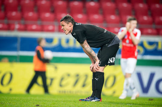 Örebros Erik Moberg  deppar