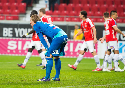 Örebros målvakt Jacob Rinne deppar