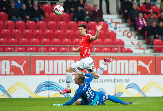 Kalmars Marcus Antonsson och Örebros målvakt Jacob Rinne