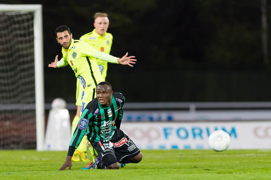 Varbergs Nsima Peter och Jönköpings Södras André Calisir