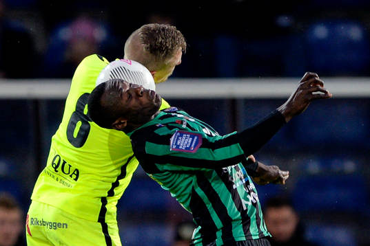 Jönköpings Södras Joakim Karlsson och Varbergs Nsima