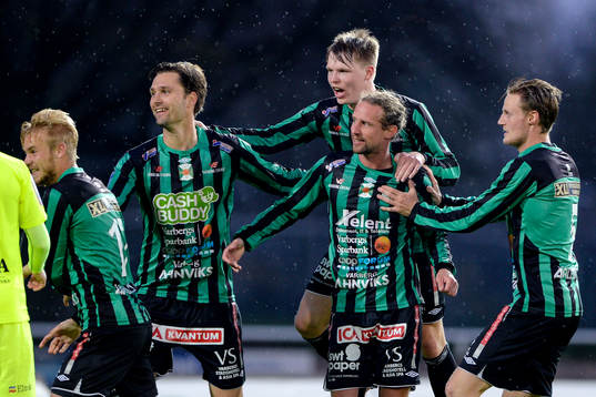Varbergs Thommie Persson jublar