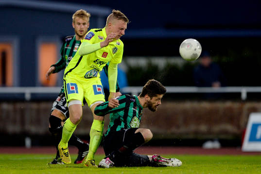 Jönköpings Södras Joakim Karlsson och Varbergs Ajsel