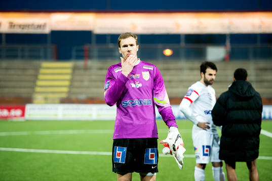 Assyriskas målvakt Robin Malmkvist deppar