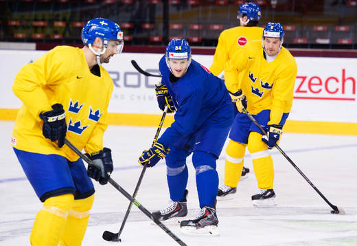 Oscar Klefbom på Sveriges ishockeylandslags träning
