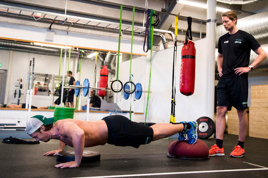 Rögles Daniel Sylwander och sjukgymnast Markus Pettersson