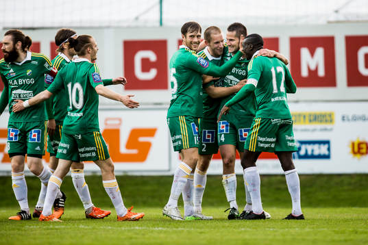 Ljungskiles Gabriel Altemark-Vanneryr jublar med sina