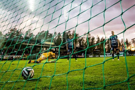 Ljungskile gör 4-3 och Sirius deppar