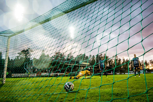 Ljungskile gör 4-3 och Sirius deppar