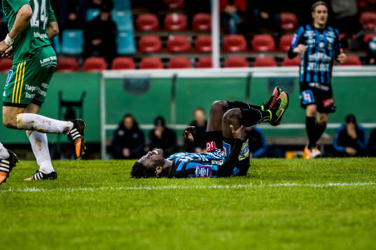 Sirius Kingsley Sarfo grinar illa