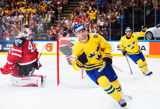 Sveriges Filip Forsberg och Anton Lander jublar