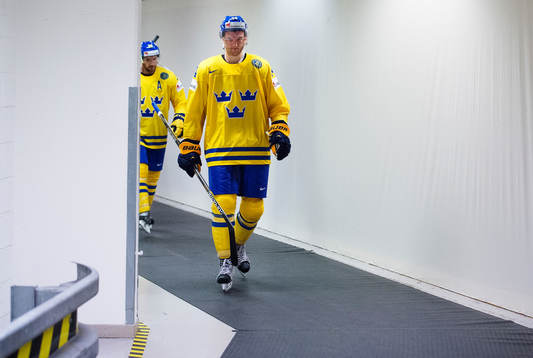 Sveriges Joel Lundqvist och Mattias Ekholm deppar när de