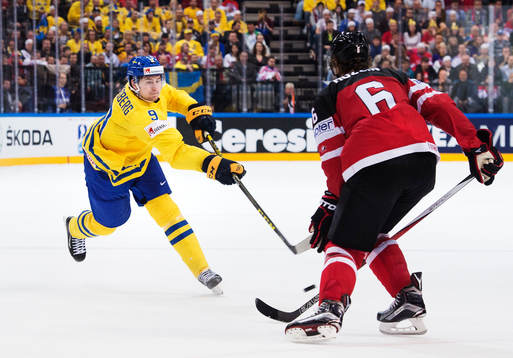 Sveriges Filip Forsberg skjuter ett skott
