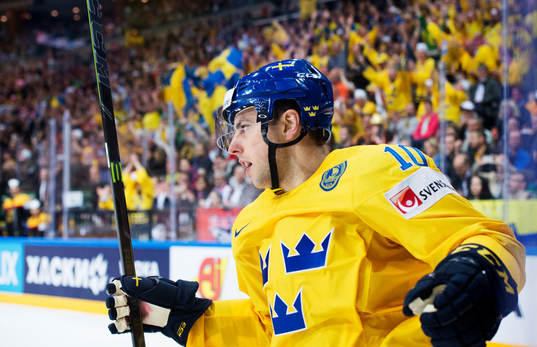 Sveriges Joakim Lindström jublar