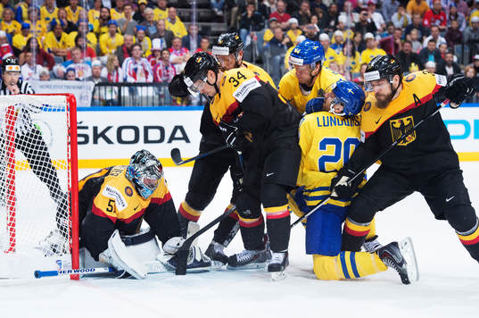 Sveriges Nicklas Danielsson och Joel Lundqvist oroar