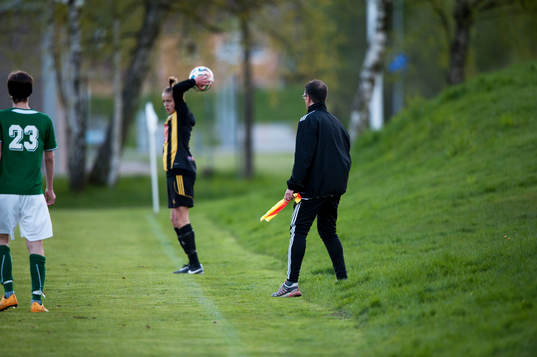 Inkast i matchen för pojkar födda 2000 mellan IFK