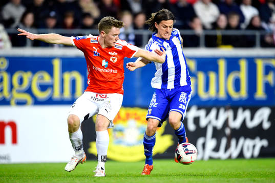 Kalmars Victor Agardius och IFK Göteborgs Lasse Vibe