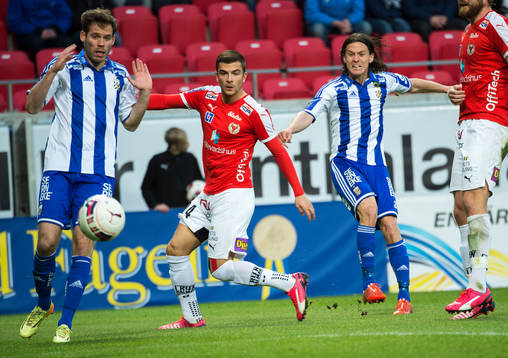 Kalmars Filip Sachpekidis och IFK Göteborgs Lasse Vibe som