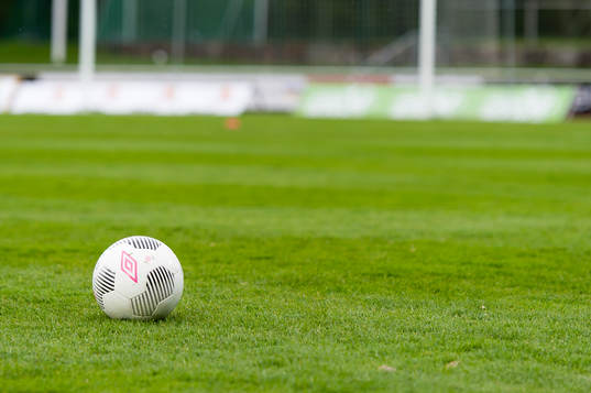 Fotboll på planen fotbollsmatchen i Superettan mellan