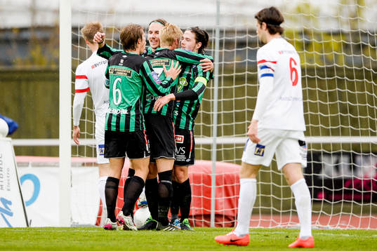 Varbergs spelare jublar