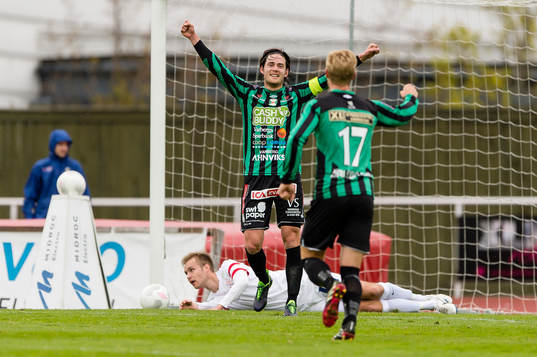 Varbergs Robin Tranberg jublar