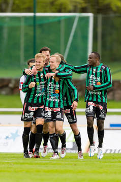 Varbergs Pär Asp gör 2-0 och jublar