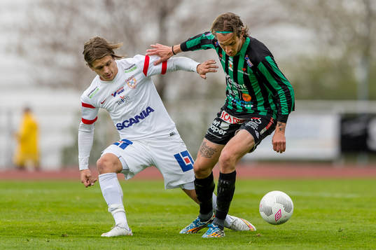 Assyriskas Fredrik Holster och Varbergs David Johannesson