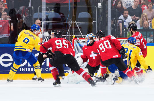 Sveriges Filip Forsberg skjuter in det matchavgörande