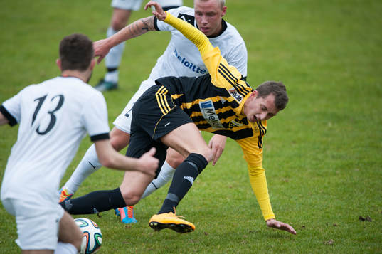 IFK Hässleholms Ilir Salja i matchen i division 2 mellan