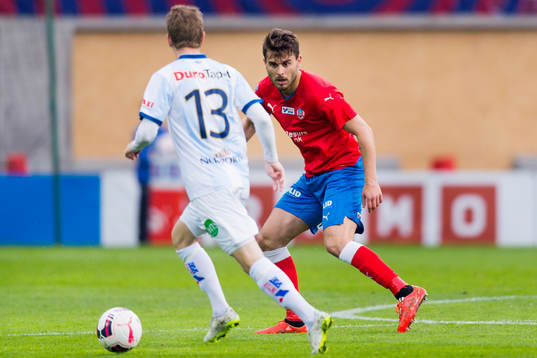 Gefles Johan Bertilsson bevakas av Helsingborgs Astrit