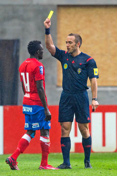 Helsingborgs Lalawélé Atakora varnas av domare Kasper