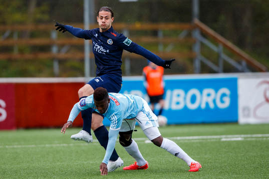 Utsiktens Mirza Mujcic och Brommapojkarnas Christian Kouakou