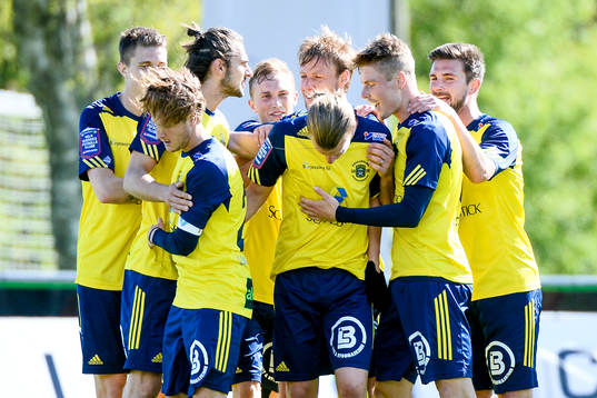 Ängelholms spelare jublar