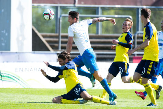 Värnamos Pär Cederquist kör över Ängelholms Vlado