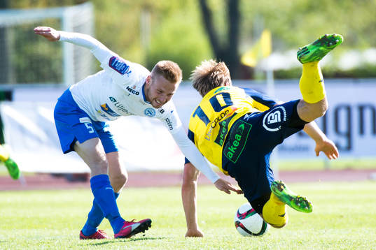Värnamos Tobias Englund drar ner Ängelholms Fredrik